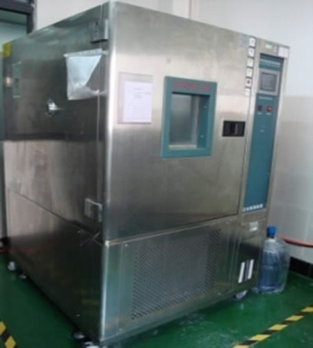 High and low temperature test chamber